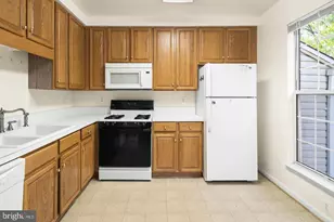 7014 Metropolitan Pl, Falls Church, VA 22043 - Photo 9
