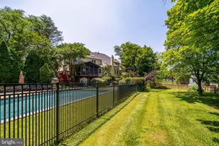1115 Amanda Dr, Great Falls, VA 22066 - Photo 53