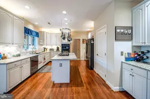 1115 Amanda Dr, Great Falls, VA 22066 - Photo 13