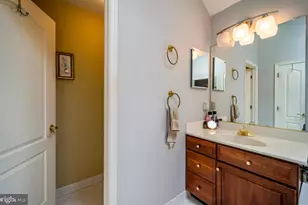 1115 Amanda Dr, Great Falls, VA 22066 - Photo 27