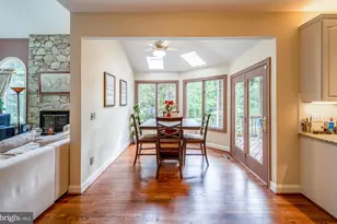 1115 Amanda Dr, Great Falls, VA 22066 - Photo 17