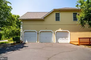 1115 Amanda Dr, Great Falls, VA 22066 - Photo 63