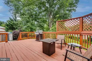 8049 Idylwood Rd, Dunn Loring, VA 22027 - Photo 15