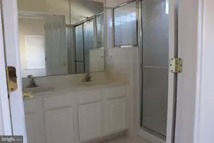 12031 Overbridge Ln, Fairfax, VA 22030 - Photo 11