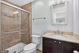 9664 Scotch Haven Dr, Vienna, VA 22181 - Photo 23