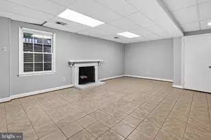 9664 Scotch Haven Dr, Vienna, VA 22181 - Photo 33
