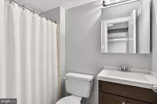 9664 Scotch Haven Dr, Vienna, VA 22181 - Photo 35
