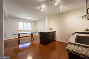 1643 Parkcrest Cir, Reston, VA 20190 - Photo 21