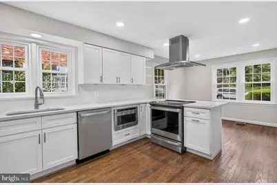 6536 Oakwood Drive, Falls Church, VA 22041 - Photo 11