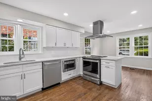 6536 Oakwood Dr, Falls Church, VA 22041 - Photo 11