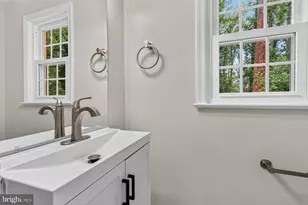 6536 Oakwood Dr, Falls Church, VA 22041 - Photo 15