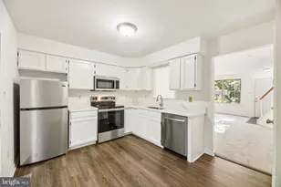 6866 Chasewood Cir, Centreville, VA 20121 - Photo 1