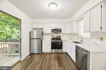 6866 Chasewood Circle, Centreville, VA 20121 - Photo 29
