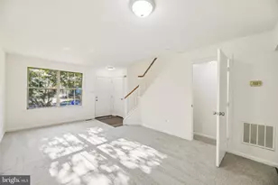 6866 Chasewood Cir, Centreville, VA 20121 - Photo 15