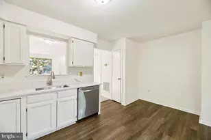 6866 Chasewood Cir, Centreville, VA 20121 - Photo 21