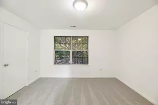 6866 Chasewood Cir, Centreville, VA 20121 - Photo 5