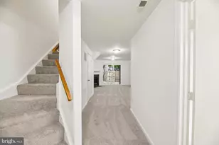 6866 Chasewood Cir, Centreville, VA 20121 - Photo 11