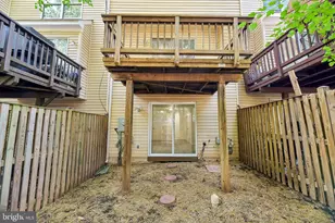 6866 Chasewood Cir, Centreville, VA 20121 - Photo 5