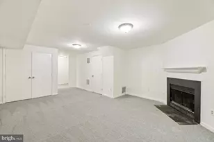 6866 Chasewood Cir, Centreville, VA 20121 - Photo 13