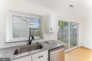 6618 Morning View Ct, Alexandria, VA 22315 - Photo 11