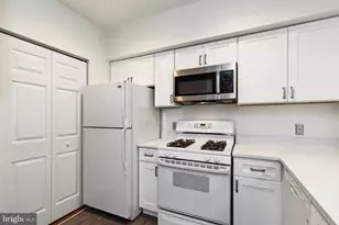 12915 Alton Square, Herndon, VA 20170 - Photo 13