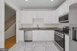 5438 Summer Leaf Ln, Alexandria, VA 22312 - Photo 3