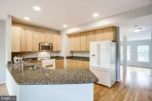 12476 Casbeer Dr, Fairfax, VA 22033 - Photo 9