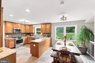 10855 Weisiger Ln, Oakton, VA 22124 - Photo 21