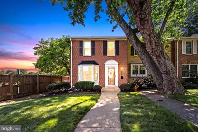 558 Windover Avenue NW, Vienna, VA 22180 - Photo 1