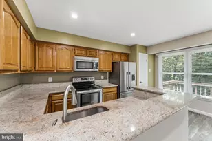 1431 Newport Springs Ct, Reston, VA 20194 - Photo 9
