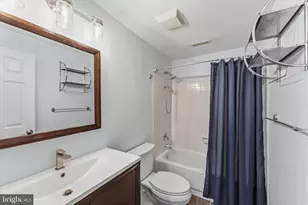 1431 Newport Springs Ct, Reston, VA 20194 - Photo 17