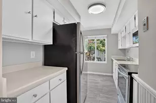 10330 Luria Commons Ct, Burke, VA 22015 - Photo 23