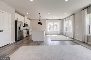 12875 Mosaic Pk Wy, Herndon, VA 20171 - Photo 3