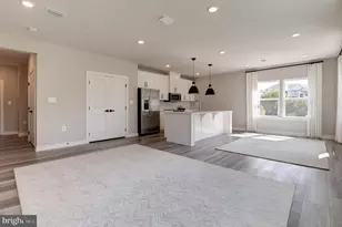 12875 Mosaic Pk Wy, Herndon, VA 20171 - Photo 5