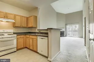 5172 William Colin Ct, Centreville, VA 20120 - Photo 5