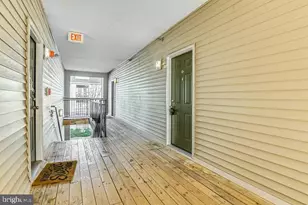 5172 William Colin Ct, Centreville, VA 20120 - Photo 3