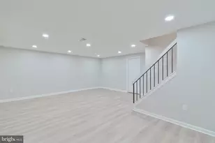8748 Ridge Hollow Ct, Springfield, VA 22152 - Photo 11