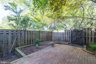8748 Ridge Hollow Ct, Springfield, VA 22152 - Photo 25