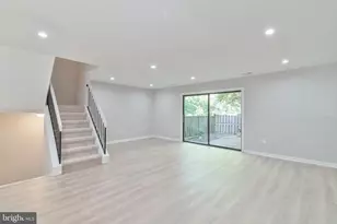8748 Ridge Hollow Ct, Springfield, VA 22152 - Photo 9