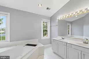 6323 Barcroft Mews Dr, Falls Church, VA 22041 - Photo 21