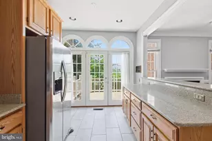 6323 Barcroft Mews Dr, Falls Church, VA 22041 - Photo 7