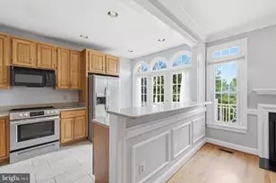 6323 Barcroft Mews Dr, Falls Church, VA 22041 - Photo 5