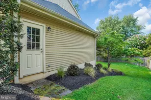 3251 Kinross Cir, Herndon, VA 20171 - Photo 9