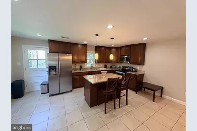 10802 Hunt Club Road, Reston, VA 20190 - Photo 5