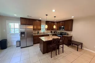 10802 Hunt Club Rd, Reston, VA 20190 - Photo 5