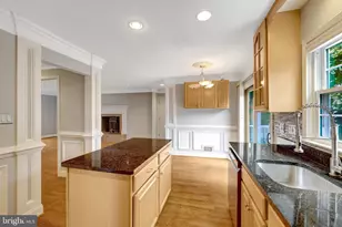 8995 Parliament Dr, Burke, VA 22015 - Photo 17