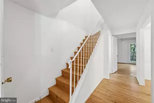 7039 Bradwood Ct, Springfield, VA 22151 - Photo 7