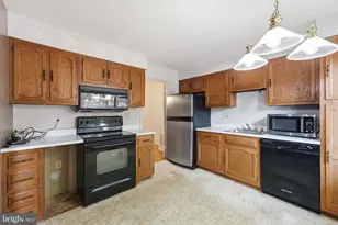 7039 Bradwood Ct, Springfield, VA 22151 - Photo 15