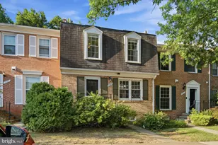 7039 Bradwood Ct, Springfield, VA 22151 - Photo 3