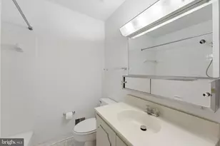 7039 Bradwood Ct, Springfield, VA 22151 - Photo 23
